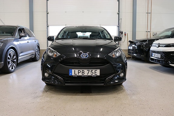 Toyota Yaris 3 of 25