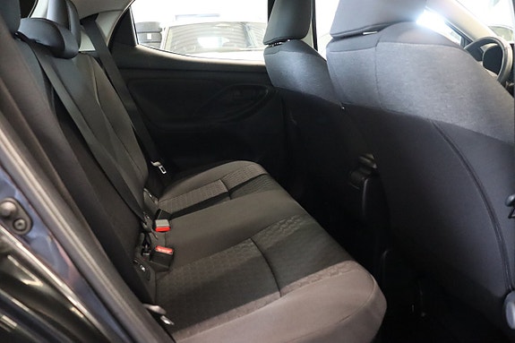 Toyota Yaris 10 of 25