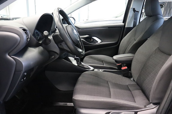 Toyota Yaris 7 of 25
