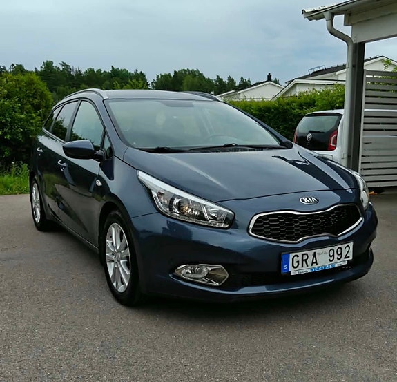 Kia Ceed 2 of 9