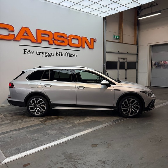 Volkswagen Golf Alltrack 3 of 13