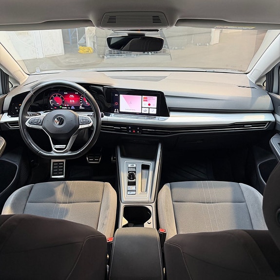 Volkswagen Golf Alltrack 10 of 13