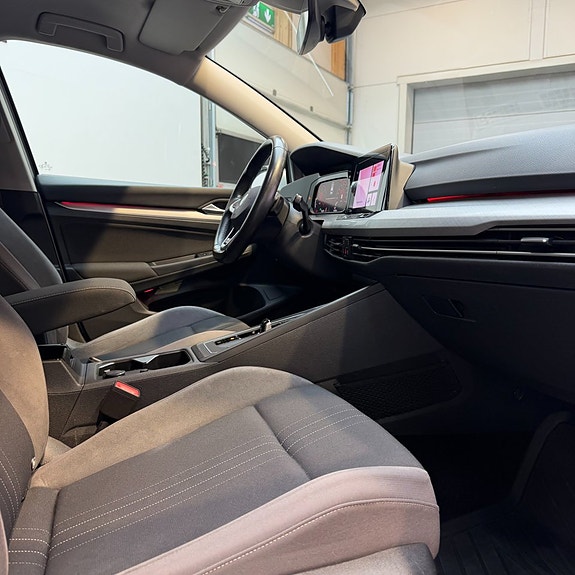 Volkswagen Golf Alltrack 12 of 13