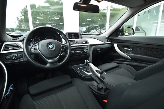 BMW 320d 12 of 22