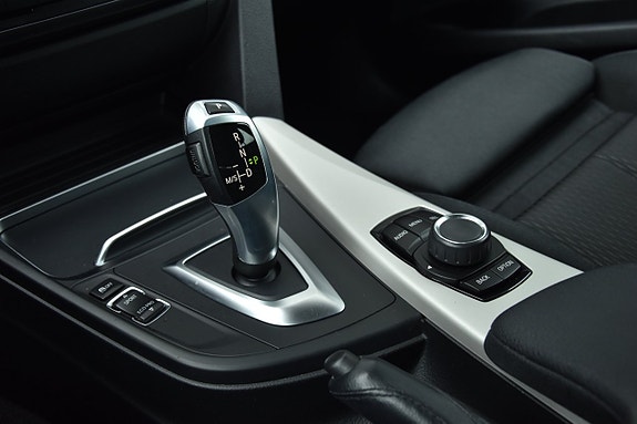 BMW 320d 14 of 22