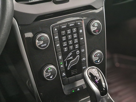 Volvo V40 Cross Country 14 of 21