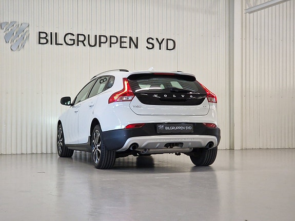 Volvo V40 Cross Country 7 of 21