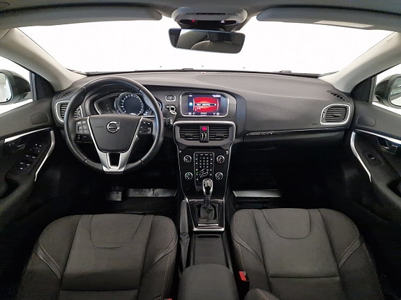 Volvo V40 Cross Country 10 of 21