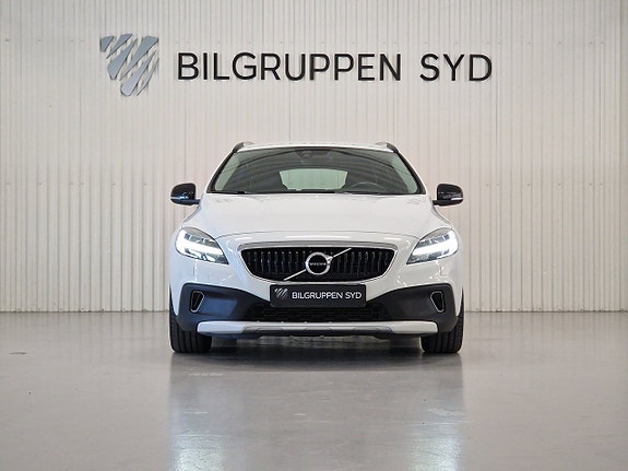 Volvo V40 Cross Country 3 of 21