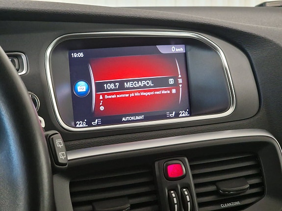 Volvo V40 Cross Country 15 of 21