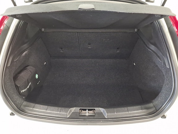 Volvo V40 Cross Country 8 of 21