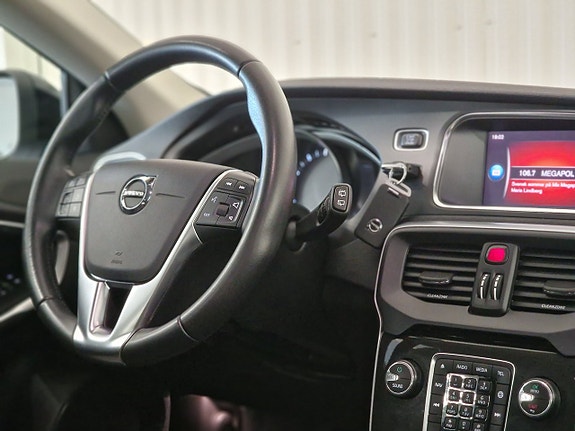 Volvo V40 Cross Country 12 of 21