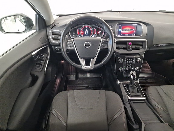 Volvo V40 Cross Country 11 of 21