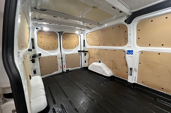 Ford Transit Custom 11 of 26