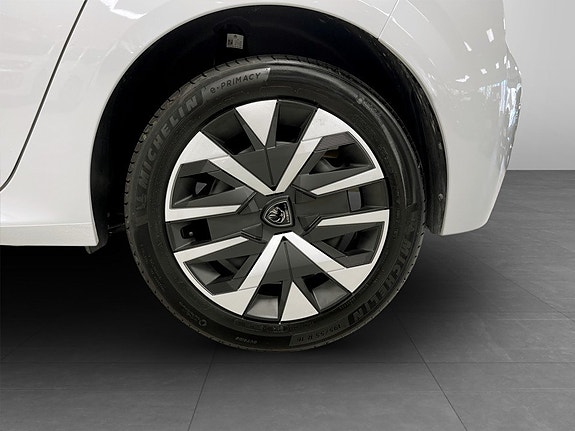 Peugeot 208 15 of 16