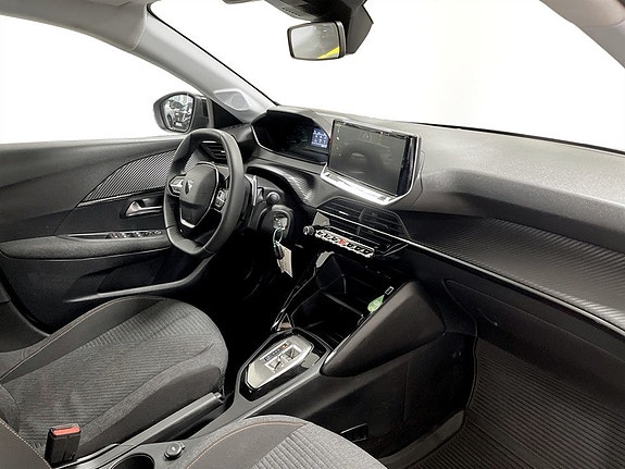 Peugeot 208 12 of 16