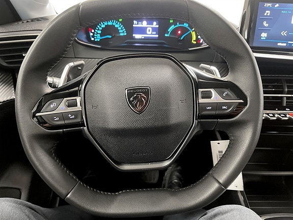 Peugeot 208 7 of 16