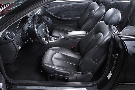 Mercedes-Benz CLK240 10 of 15