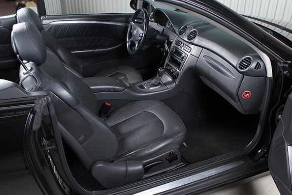 Mercedes-Benz CLK240 12 of 15