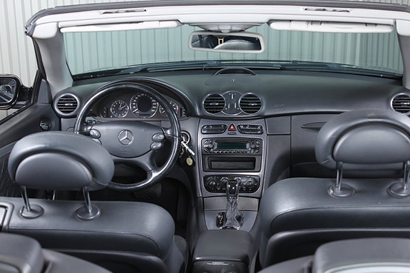 Mercedes-Benz CLK240 14 of 15