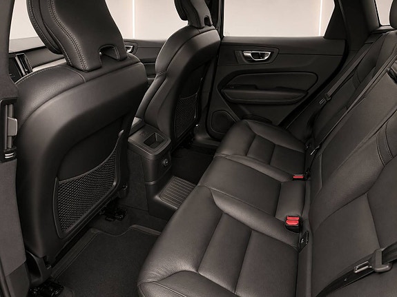 Volvo XC60 15 of 19