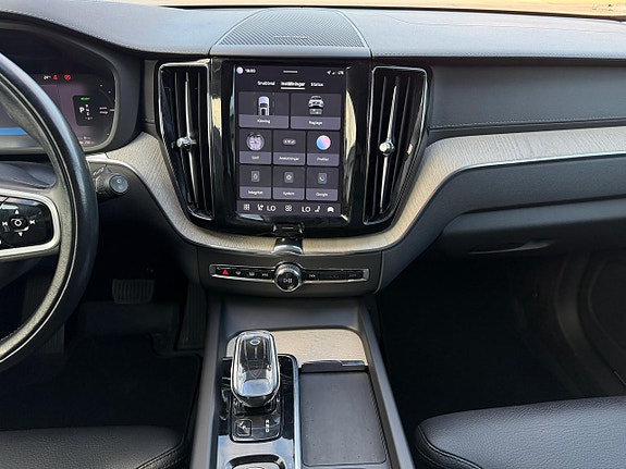 Volvo XC60 11 of 19