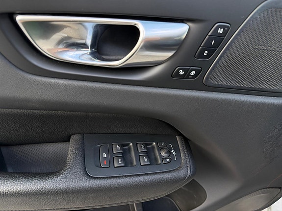 Volvo XC60 13 of 19