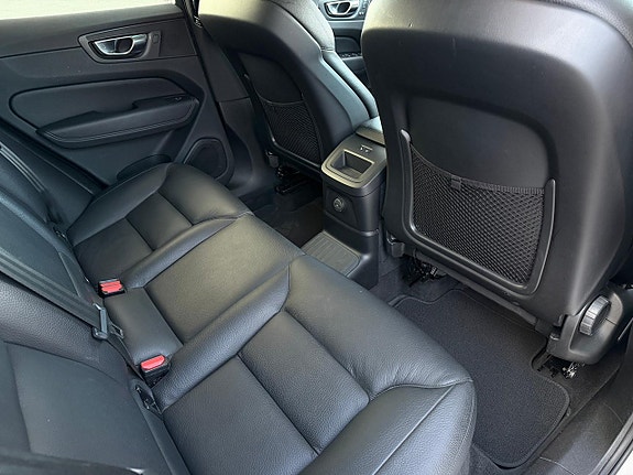 Volvo XC60 16 of 19