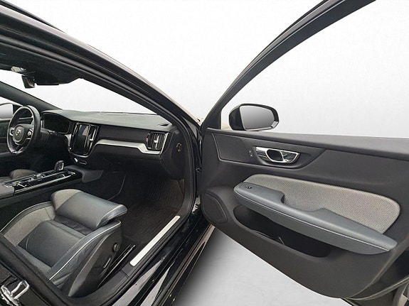 Volvo V60 17 of 30