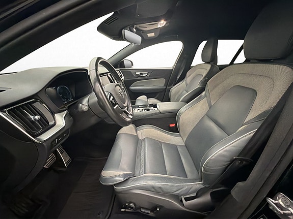 Volvo V60 13 of 30