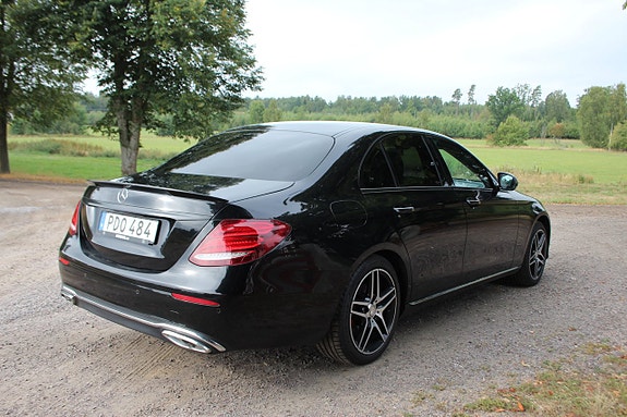 Mercedes-Benz E300 e 4 of 8