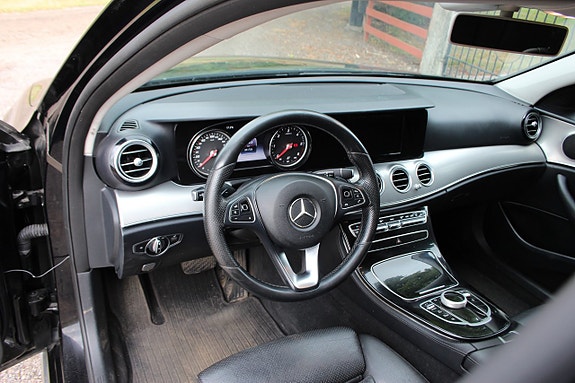 Mercedes-Benz E300 e 6 of 8