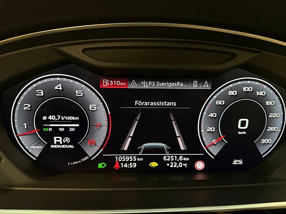 Audi A8 14 of 30