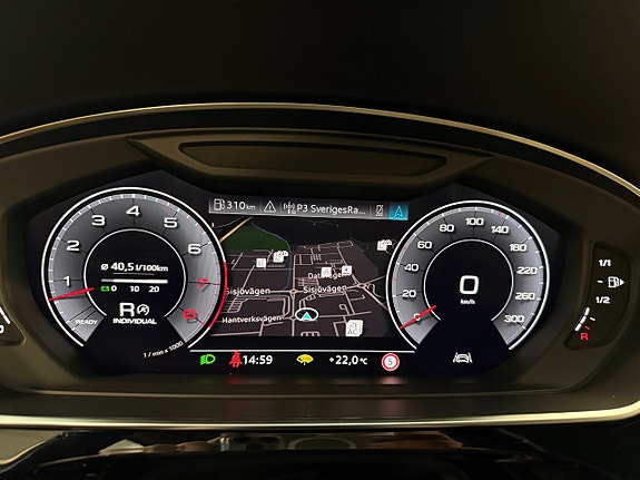 Audi A8 15 of 30
