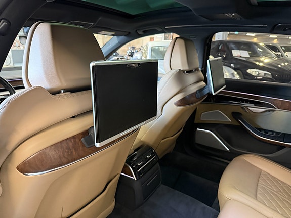 Audi A8 25 of 30