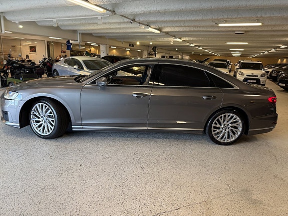 Audi A8 5 of 30