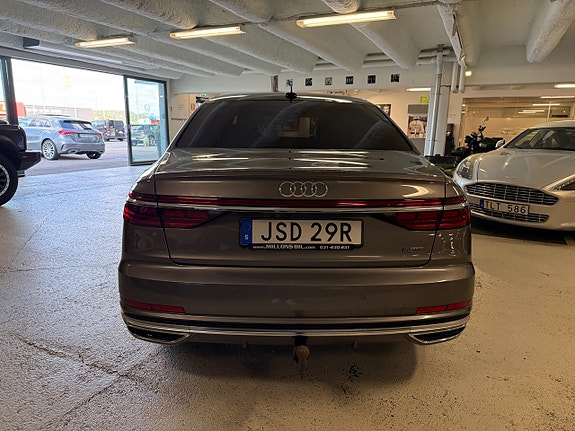 Audi A8 8 of 30