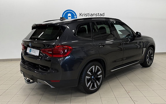 BMW iX3 5 of 10