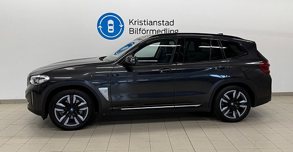 BMW iX3 3 of 10