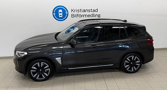 BMW iX3 4 of 10