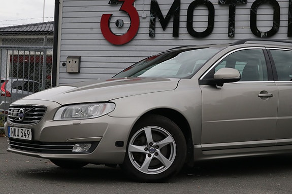 Volvo V70 2 of 21