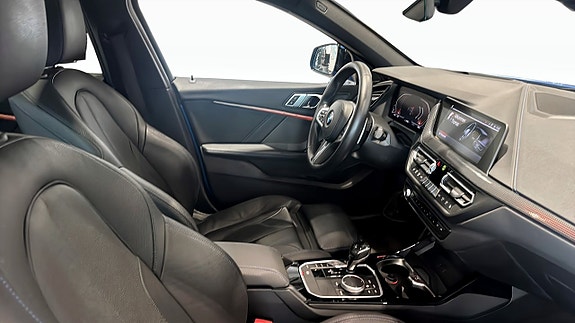 BMW 118d 3 of 9