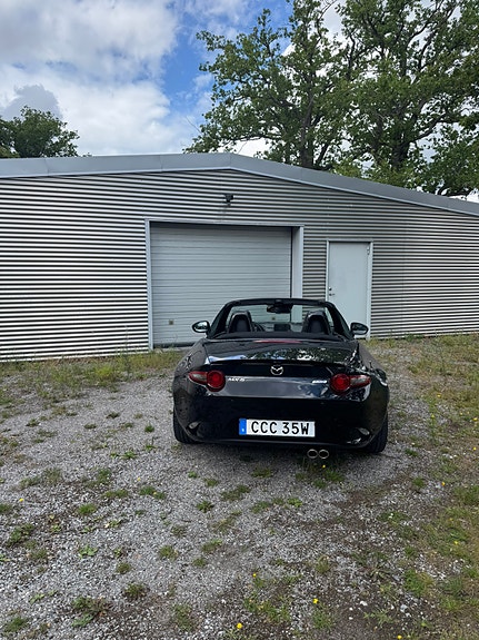 Mazda MX-5 4 of 6