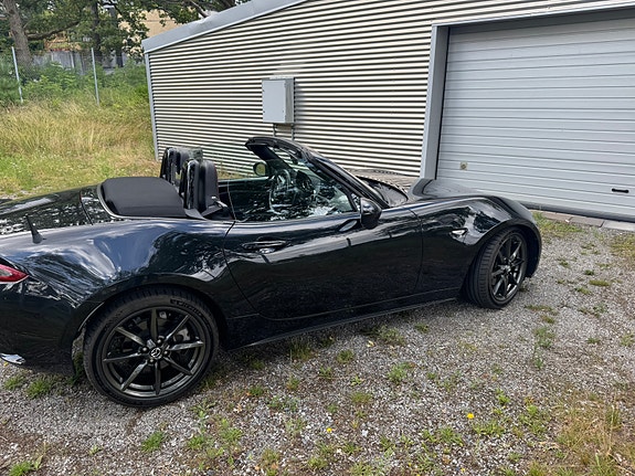 Mazda MX-5 3 of 6