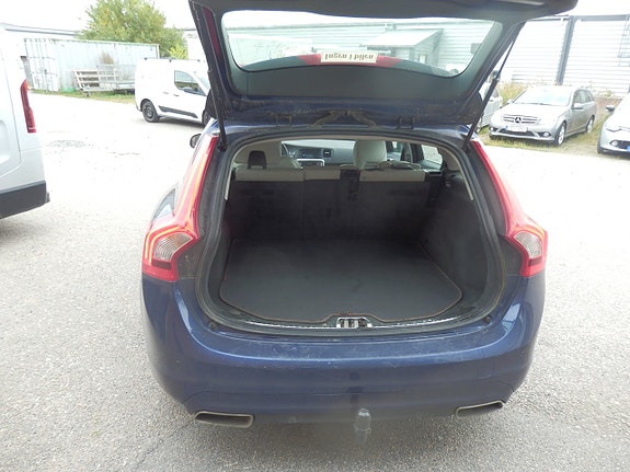 Volvo V60 4 of 6