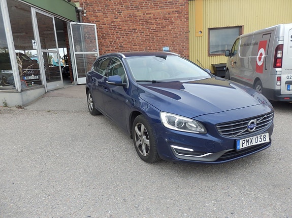 Volvo V60 2 of 6