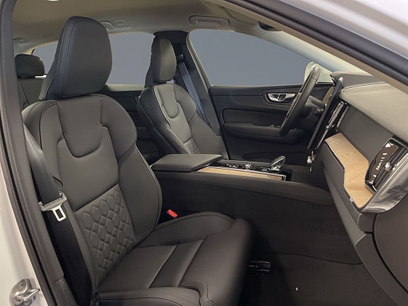 Volvo XC60 6 of 15