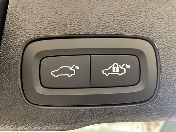 Volvo XC60 10 of 15