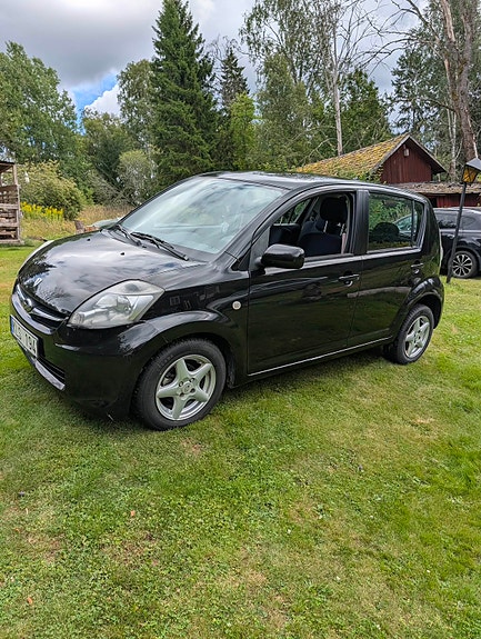 Subaru Justy 2 of 5