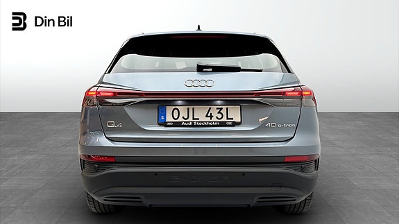 Audi Q4 e-tron 5 of 14